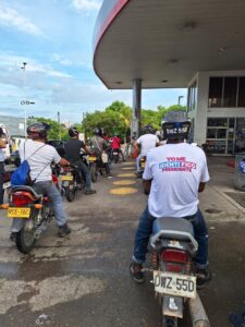 Escasea la gasolina en Barrancabermeja por bloqueos viales - Santander - Colombia