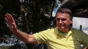 Expresidente brasileño Bolsonaro en camino a más cirugías tras apuñalamiento de 2018