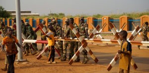 Golpistas de Níger expulsan a dimplomáticos de EE.UU., Alemania y Francia