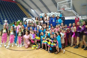 Guaireñas dominan Campeonato de Baile Deportivo