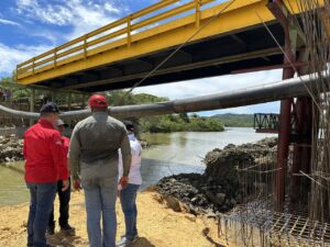 Inician instalación de tuberías de agua potable en puente Guayacán de Carenero