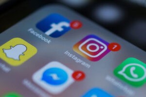 Instagram y Facebook permitirán a los usuarios europeos ver contenido en orden cronológico - AlbertoNews