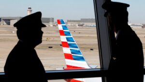 American Airlines pilots win pay rise after tough negotiations