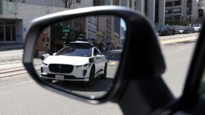 Waymo and Cruise robotaxis greenlit in San Francisco 24/7