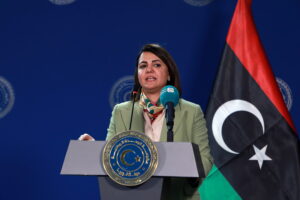 Irrumpen en el Ministerio de Exteriores libio en protesta por la reunión de la ministra con su homólogo israelí