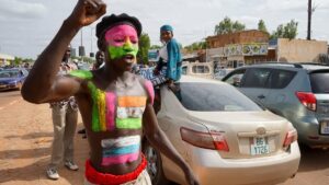 La CEDEAO denuncia las "condiciones inhumanas" del arresto del presidente depuesto de Níger