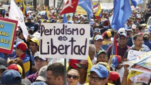 La censura del régimen de Maduro sobre el periodismo busca sumir a Venezuela en la oscuridad
