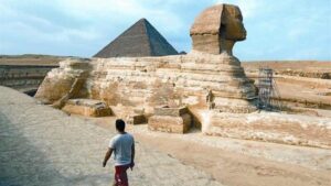 La crisis en Egipto desploma la importación de móviles y el precio de los paquetes turísticos