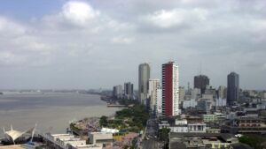 Secuestran a decana de Universidad de Guayaquil, la policía la libera horas después