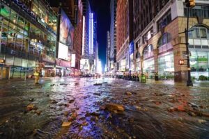La estación del Times Square neoyorquino y varias calles se inundaron tras la rotura de una tubería de 127 años - AlbertoNews