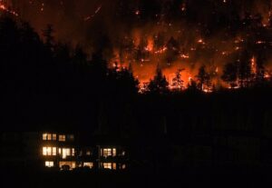 La provincia canadiense de Columbia Británica declara el estado de emergencia ante el avance de los incendios