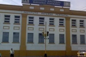 Las autoridades sanitarias peruanas rectifican y permiten el aborto teraputico a una nia de 11 aos violada por su padrastro
