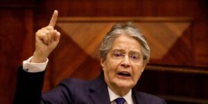Lasso declara el estado de excepción en Ecuador tras el asesinato del candidato presidencial Fernando Villavicencio