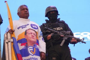 Los periodistas ecuatorianos, compaeros de Villavicencio: "Mataron a uno de los nuestros"