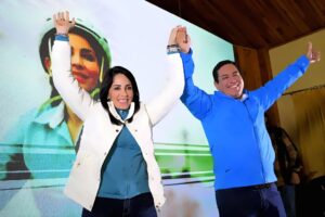 Luisa González y Daniel Noboa lideran las elecciones