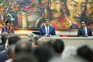 Maduro dice que no renunciará a luchar para rescatar "activos robados"
