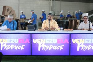Maduro pide exportar más en el nuevo modelo económico de Venezuela