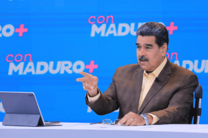 Maduro pidió a los militares y empresarios “no dejarlo solo” ante supuestos anuncios de golpe de Estado y de intervención militar (+Video)