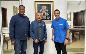 Manuel Rosales oficializa respaldo a Henrique Capriles Radonski