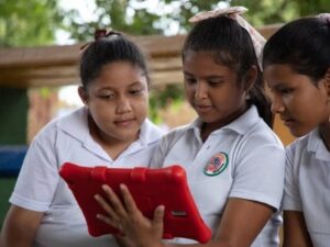 Más de 4.000 estudiantes de los llanos orientales de Colombia reciben Internet permanente - AlbertoNews