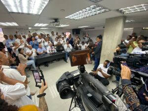 NDP Adecos exigen aplicar artículo 182 de su reglamento para escoger al candidato que derrotará a Maduro (2) AD
