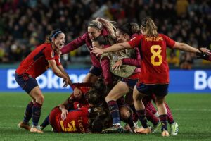 Mundial de Fútbol Femenino: La mente de Alexia, el huracán de Salma y la zurda de Olga ponen a "España en pie": "Hemos pegado un pelotazo"