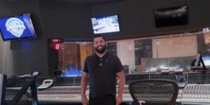 Músico venezolano, Josu Ortiz, trabaja al lado del compositor, Geoff Zanelli