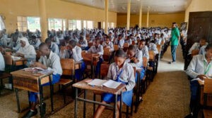 Nigeria amplia acceso a la educación con un plan de préstamos estudiantiles