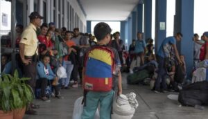 Niños migrantes presentan problemas de salud mental y condiciones físicas crónicas a raíz de vivir en lugares donde son discriminados