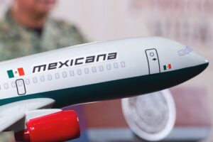 Nueva Mexicana de Aviación aviva temor del control militar y de ser una carga fiscal