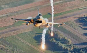 Países Bajos y Dinamarca entregarán aviones de combate a Ucrania