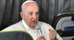 Papa Francisco exaltó a la gran Rusia, Ucrania protestó y el Vaticano corrigió