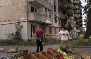 Pasaportes por comida y violaciones en la crcel: as se 'rusifican' los territorios ocupados en Ucrania