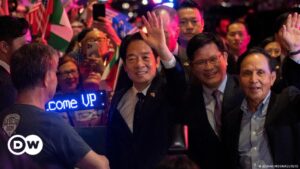 Paso de vicepresidente taiwanés en EE.UU. enfurece a China – DW – 13/08/2023