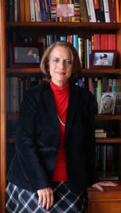 Patricia Lara habla de su nuevo libro 'La espada de Bolívar' - Música y Libros - Cultura