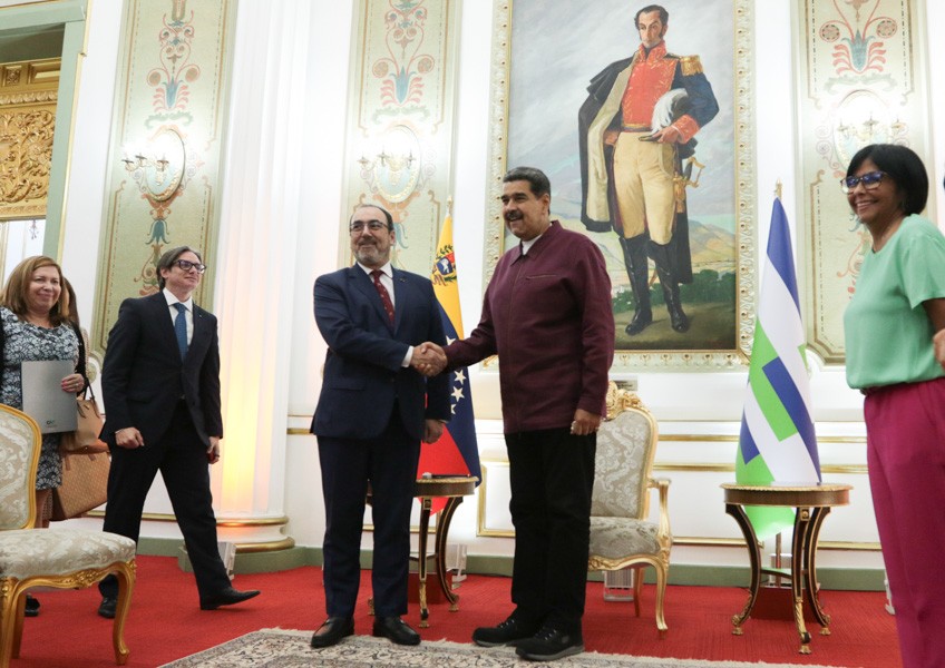 Presidente Maduro se reunió con la directiva de la CAF - Yvke Mundial