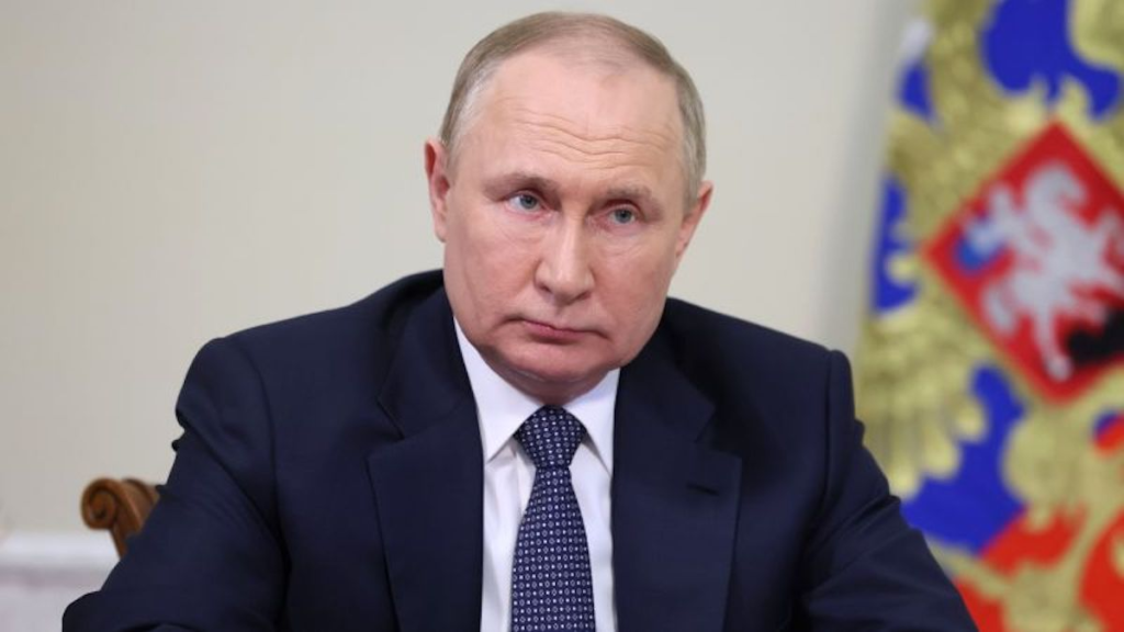Putin firma enmienda que establce el servicio militar obligatorio entre 18 y 30 años