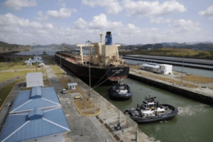 Restricciones por la sequía retrasan barcos en Canal de Panamá |
