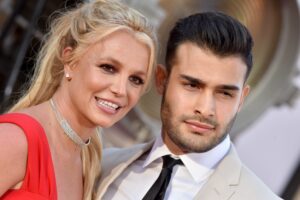 TMZ: Britney Spears se separa de su esposo Sam Asghari, después de 14 meses de matrimonio y una supuesta infidelidad de ella - AlbertoNews
