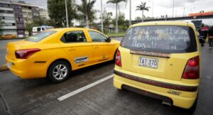 Taxistas suspenden paro y se reunirán con el presidente Petro