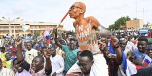 Tensión en Níger ante el fin del plazo dado por la Comunidad de África Occidental para reponer al presidente