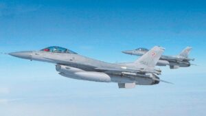 Ucrania asume que no recibirá antes de final de año los F-16 prometidos por los aliados