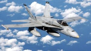 Un avión de combate se estrelló cerca de una base militar en EEUU