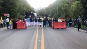 Vía al Llano: Chipaque ha perdido 5 mil millones de pesos por los cierres viales - Otras Ciudades - Colombia