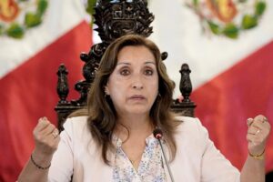 presidenta Dina Boluarte defiende su propuesta de expulsar a extranjeros que cometen crímenes en Perú