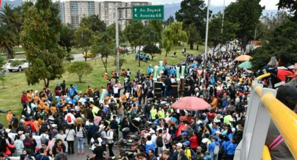 reporte de movilidad en Bogotá, trancón y estado de Transmilenio