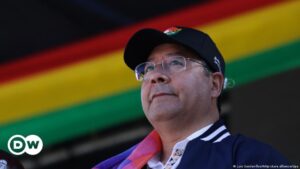 Afines a Evo Morales dicen que Arce se "autoexpulsó" del MAS – DW – 29/09/2023