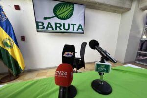 Alcalde Darwin González declaró chucuto y huyó sin responder preguntas sobre corrupción