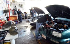 Alrededor del 98% de los repuestos para vehículos que se usan en Venezuela son importado