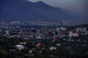 Apagones y fluctaciones eléctricas impactaron a Caracas y varios estados del país este #13Sep